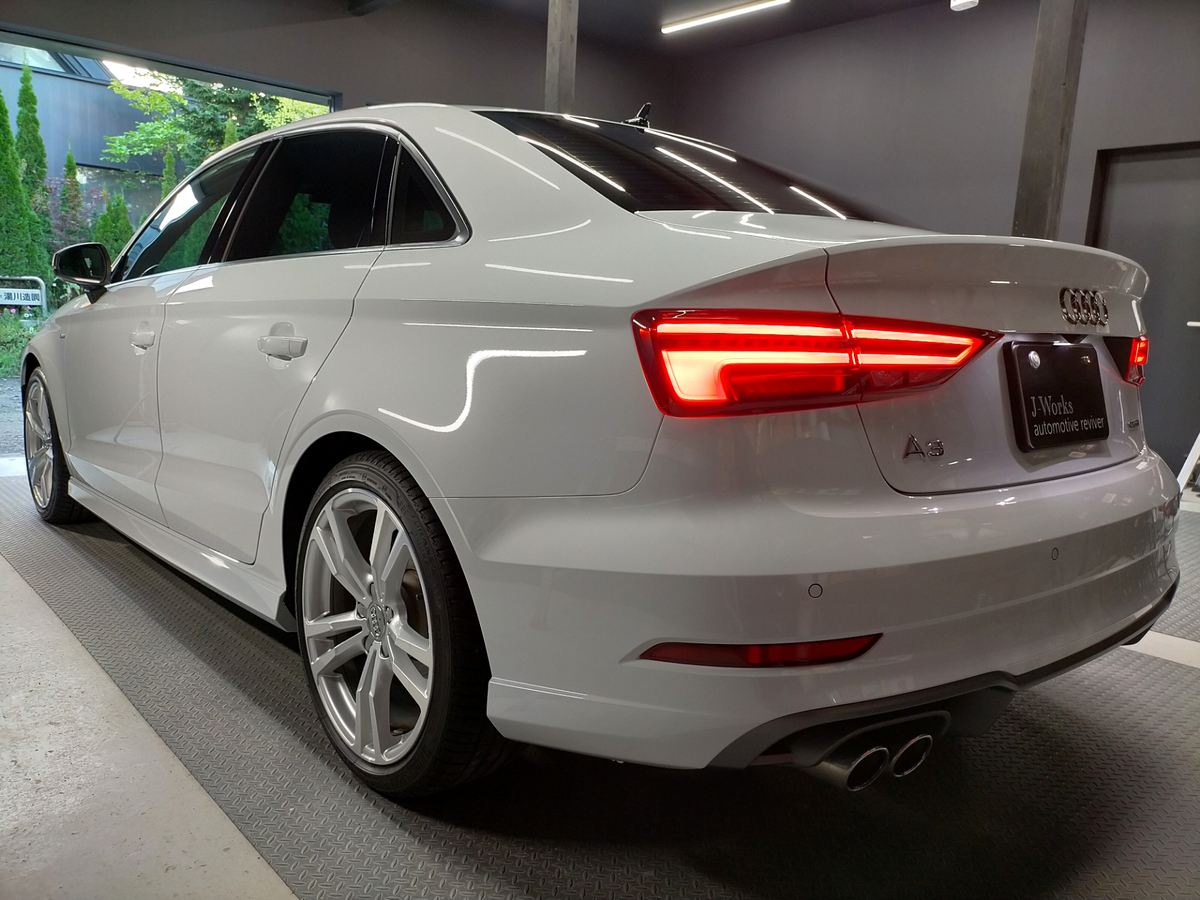 アウディ/A3 ボディ磨き＋樹脂硬化型コーティング【Ω/OMEGA】＋ウインドウウロコ取り撥水加工札幌北広島２