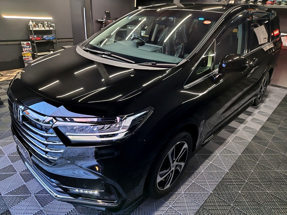 オデッセイ e:HEV アブソルートEXボディ研磨＋コーティング  札幌ホンダカーズ右