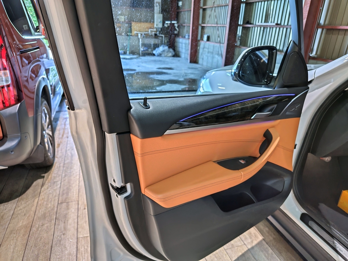 BMW X3 G01 内張ドアトリム裂け破れ補修修理張替え札幌北広島恵庭江別千歳旭川ディーラーafter全体