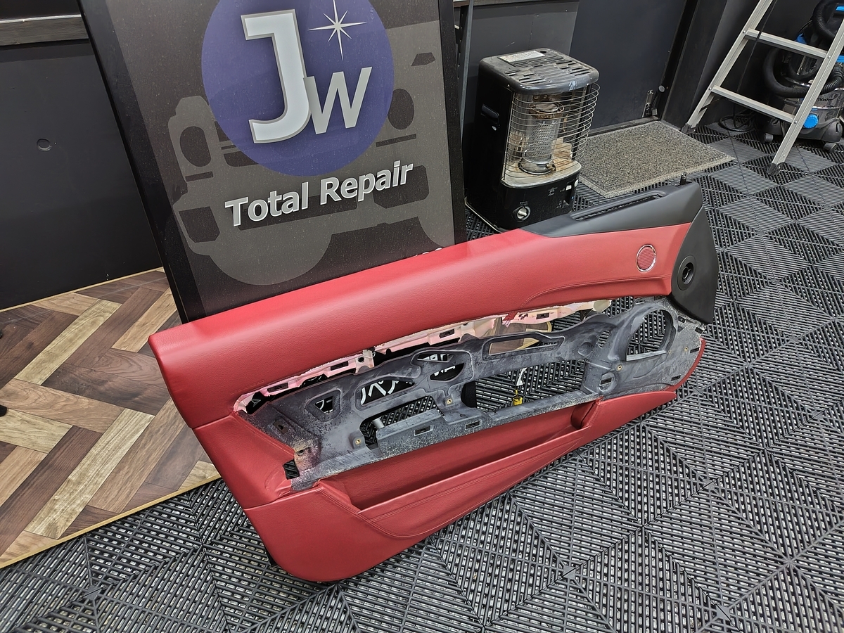 フェラーリ FF 内張ドアトリム表皮剥がれ補修MID ALFAディーラー札幌旭川函館市ディーラー