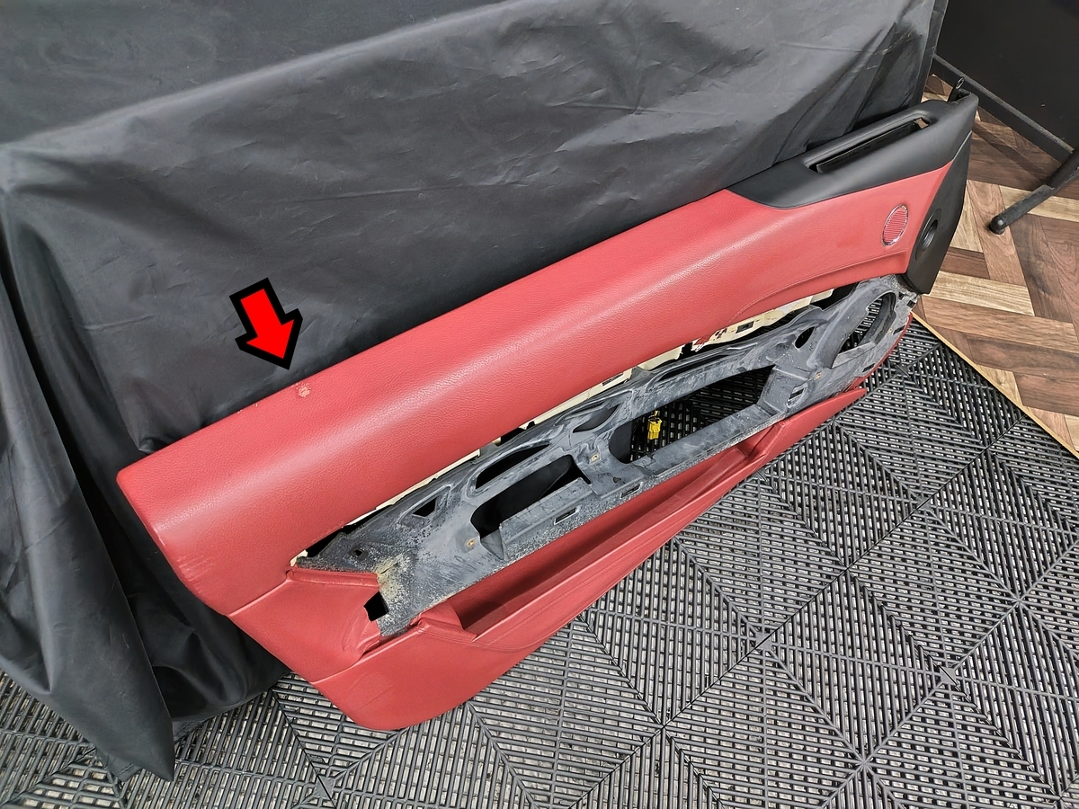 フェラーリ FF 内張ドアトリム表皮剥がれ補修札幌MID ALFAディーラー旭川函館釧路ビフォー