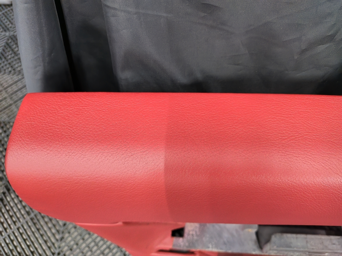 フェラーリ FF 内張ドアトリム表皮剥がれ補修札幌MID ALFAディーラー旭川函館釧路アフター拡大