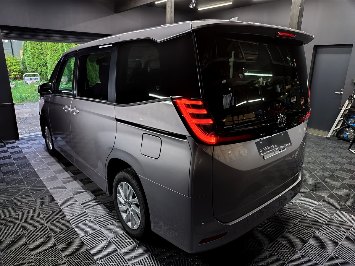 新車ノア 樹脂硬化型コーティングOMEGA トヨタ札幌北広島恵庭江別千歳旭川ディーラー北見キーパー左リア