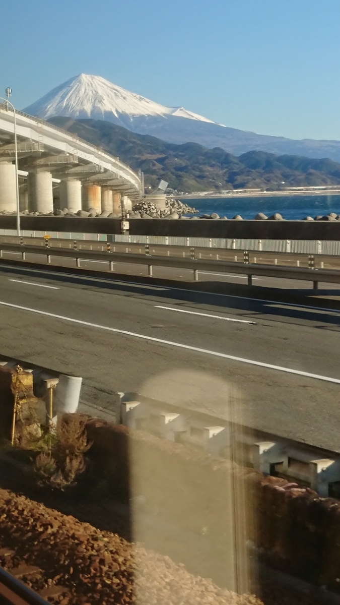 f:id:toto-chan:20200105214931j:plain f:id:toto-chan:20200105214931j:plain