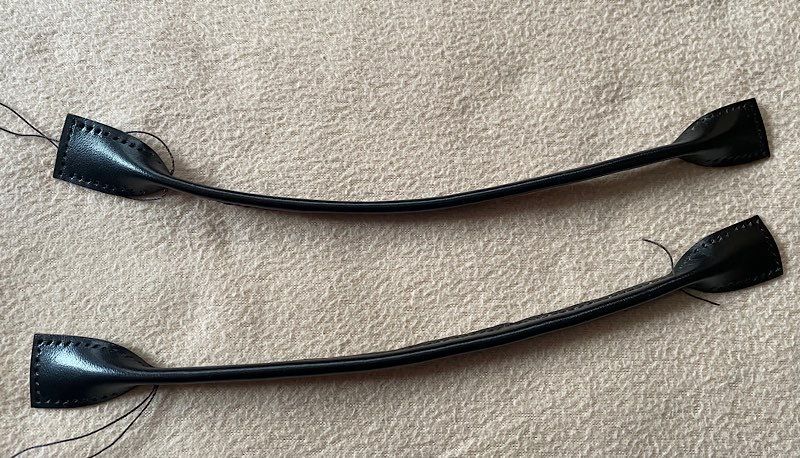 シンプルなスクエアミニトートバッグ