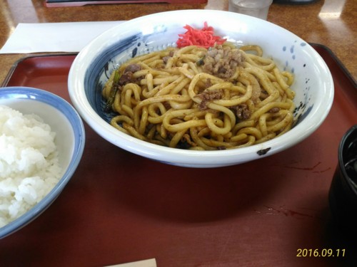 牛パワフル焼きうどんライスセット＠山田うどん