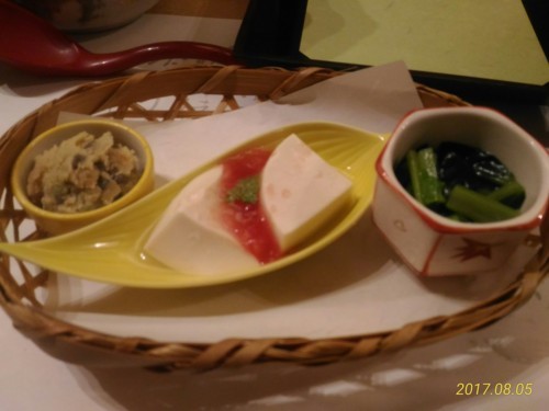 突出し(卯の花、豆腐、おひたし