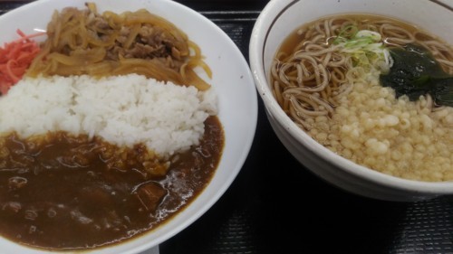 カレー牛丼たぬき蕎麦セット