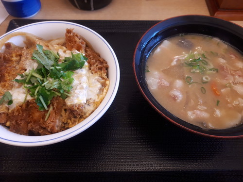 カツ丼梅＋とん汁大