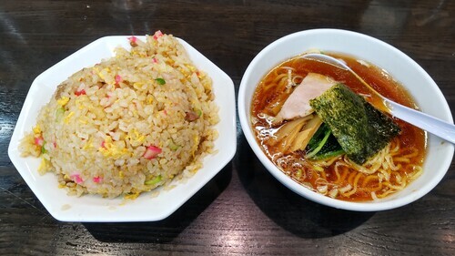 Aセット(チャーハンと半ラーメン)