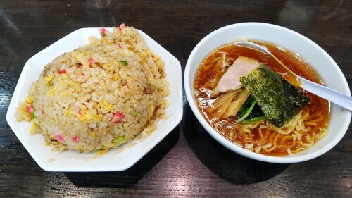 Aセット(チャーハンと半ラーメン)