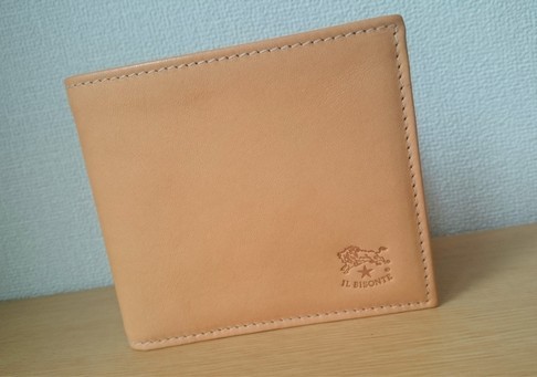 イルビゾンテの二つ折り財布 ヌメ革の経年変化4年目 とうつきの備忘録