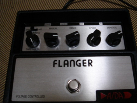 AKAI・アカイ・Flanger・フランジャー Akai Pro Flanger Pedal: Overview - YouTube