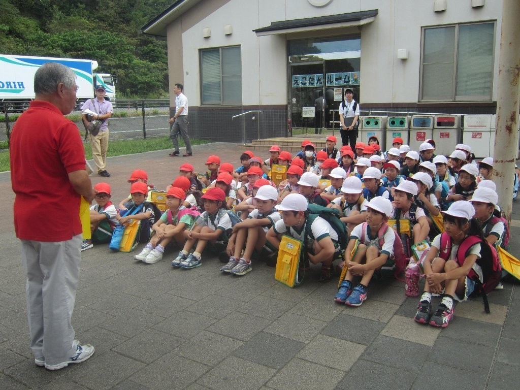 豊 坂 小学校