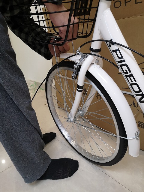 中国河南省開封市、通販で自転車を買うと自力で組み立てないといけ