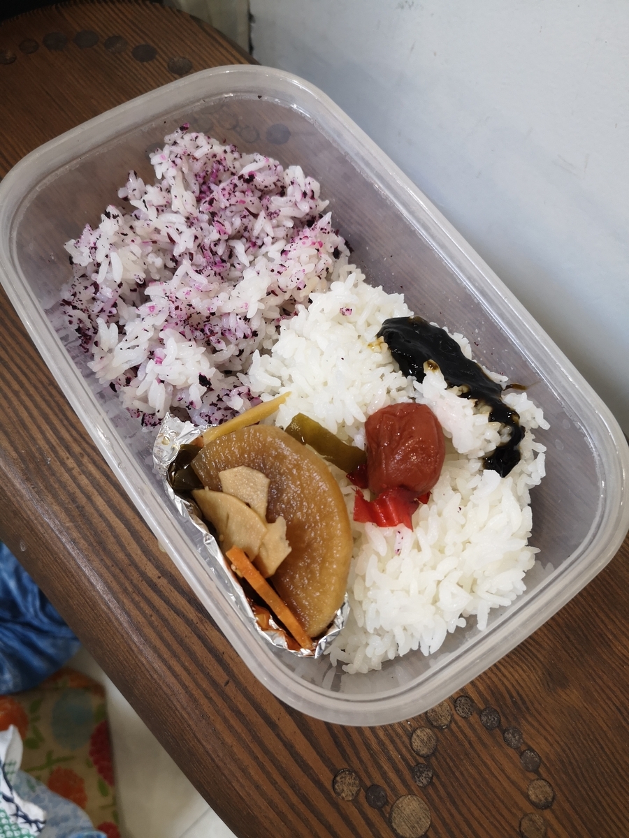 夫の昼食の米のっぺり弁当と未開封割り箸 中身破損事件☆中国河南省