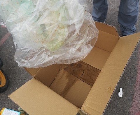 未開封2014五糧液52度 航空輸送でキャップ緩み・少量液漏れあり 液漏れトラブル☆海外居住の強い味方、日本食材送付サービスを