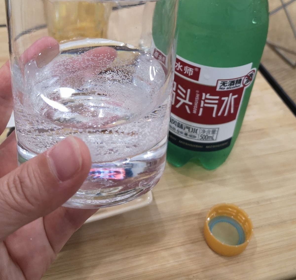 白酒風味炭酸水！？中国河南省開封市のスーパーでノンアルコールの