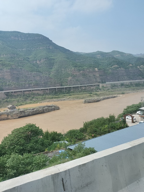 帰りは西安経由で寝台列車にて＆中国黄河壺口瀑布の水の流れは河南省