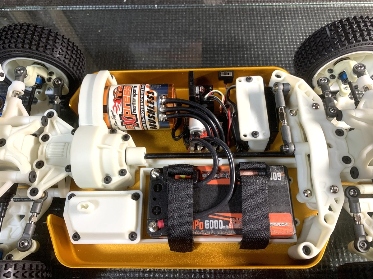 チャオリいか　白と黄色 2体セット RC10 4x4 Rally Kit 来たよw 組むよw(3回目完成 ) - こんぺハウス