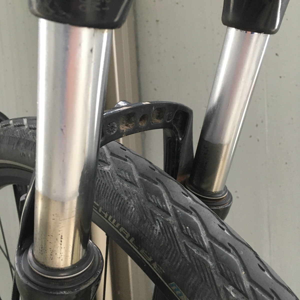 Mtbフロントサスペンションフォークの錆落としとタッチアップ 銀輪行路 Mtbフロントサスペンションフォークの錆落としとタッチアップ 銀輪行路