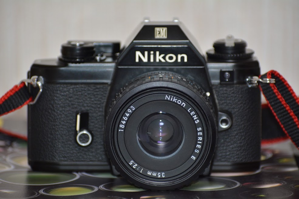 ✨美品✨Nikon ニコン EM LENS SERIES E 35mm 2.5 Nikon LENS SERIES E 35mm f2.5 On a Sony Full Frame