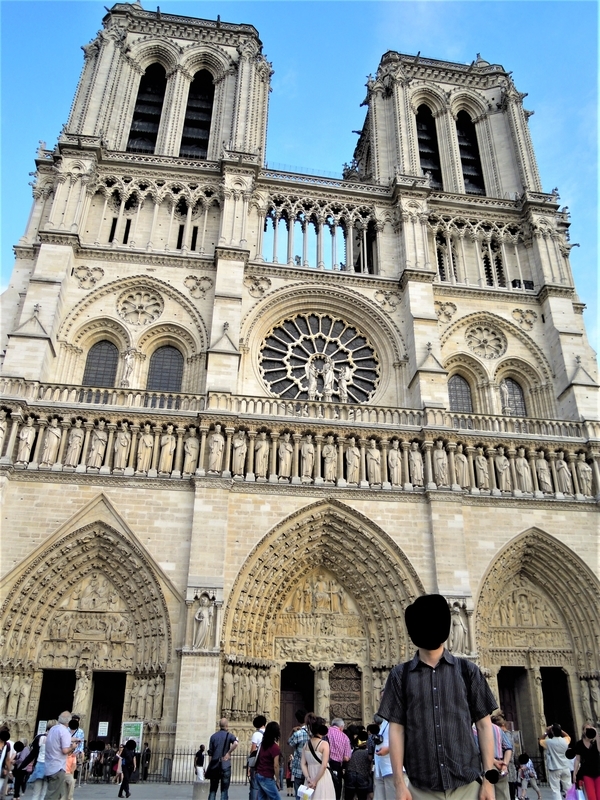 フランス・ノートルダム大聖堂(Cathédrale Notre-Dame de Paris)