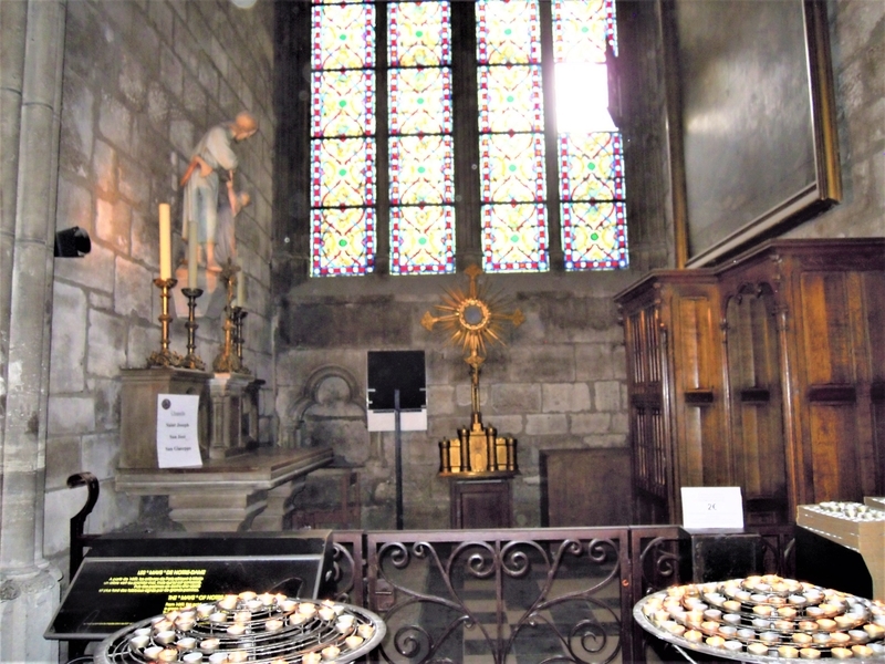 フランス・ノートルダム大聖堂(Cathédrale Notre-Dame de Paris)