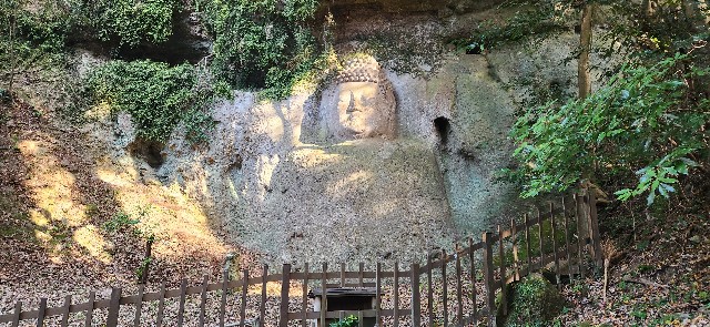 大分】『熊野磨崖仏』突如現れる石仏に圧倒！ - 旅人サイファの