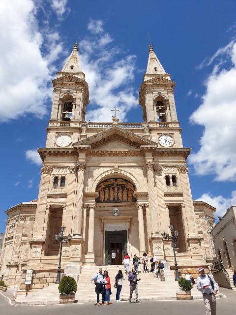 f:id:travelingworldwide:20200501232134j:image f:id:travelingworldwide:20200501232134j:image