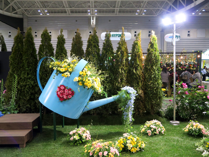 バラがいっぱい パシフィコ横浜で開催 17日本フラワー ガーデンショウ へ 横浜ウォッチャー