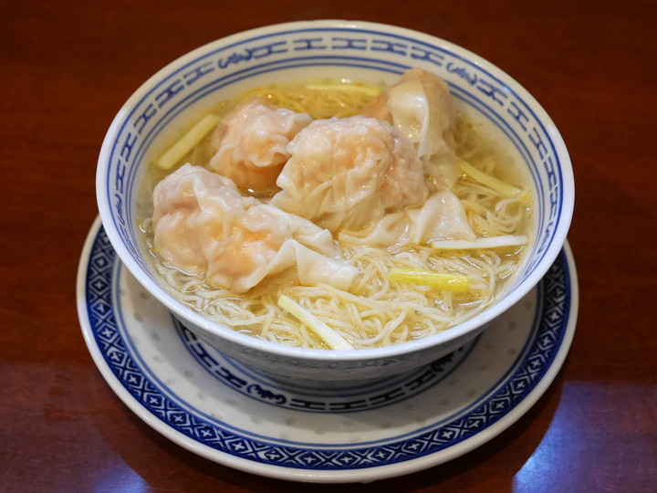 香港海老雲呑麺（980円）