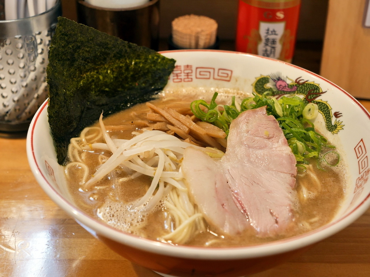 らぁめん（細麺）830円＋麺大盛り（100円）