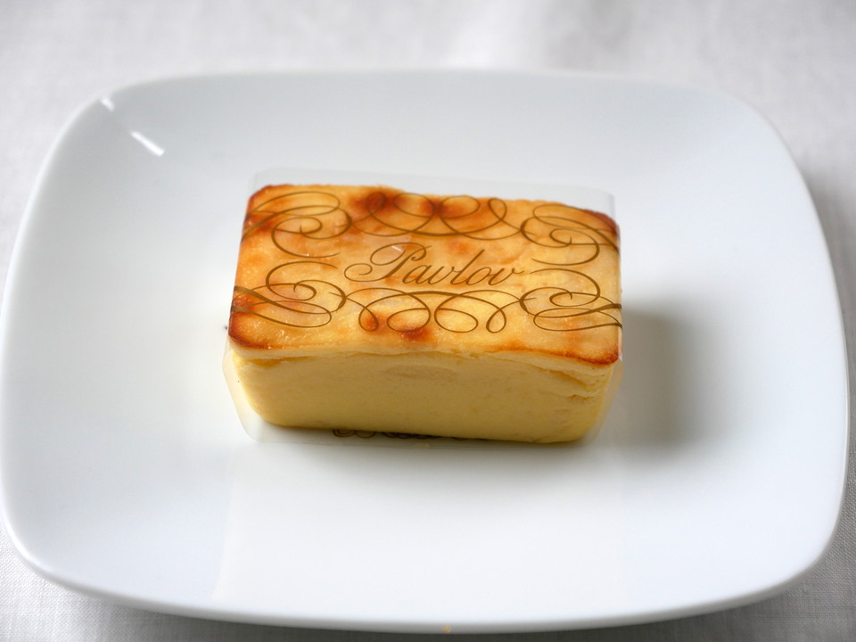 横浜元町パティスリー パブロフ のチーズケーキ フロマージュが絶品 濃厚なのに滑らかな口どけ 横浜ウォッチャー 横浜元町パティスリー パブロフ のチーズケーキ フロマージュが絶品 濃厚なのに滑らかな口どけ 横浜ウォッチャー