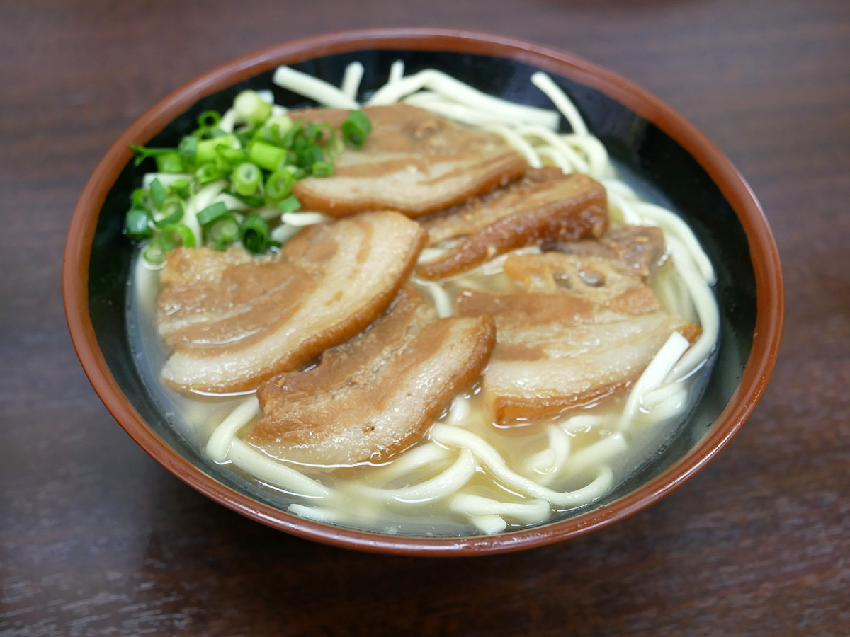 三枚肉そば（800円）