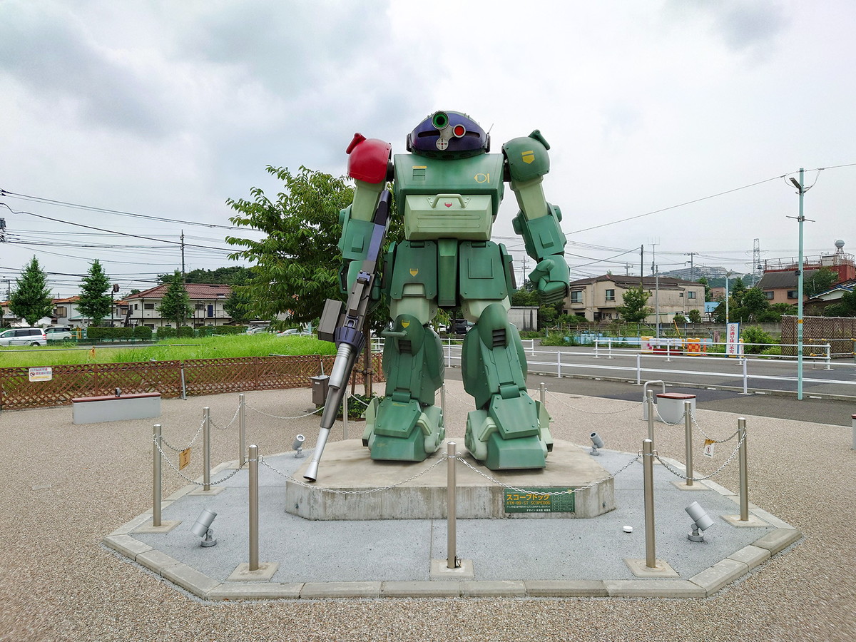 レア　綺麗　ロゲットカード　稲城市　スコープドッグ　期間限定バージョン　ガンダム 東京都稲城市の実物大・スコープドッグが期間限定でレッド