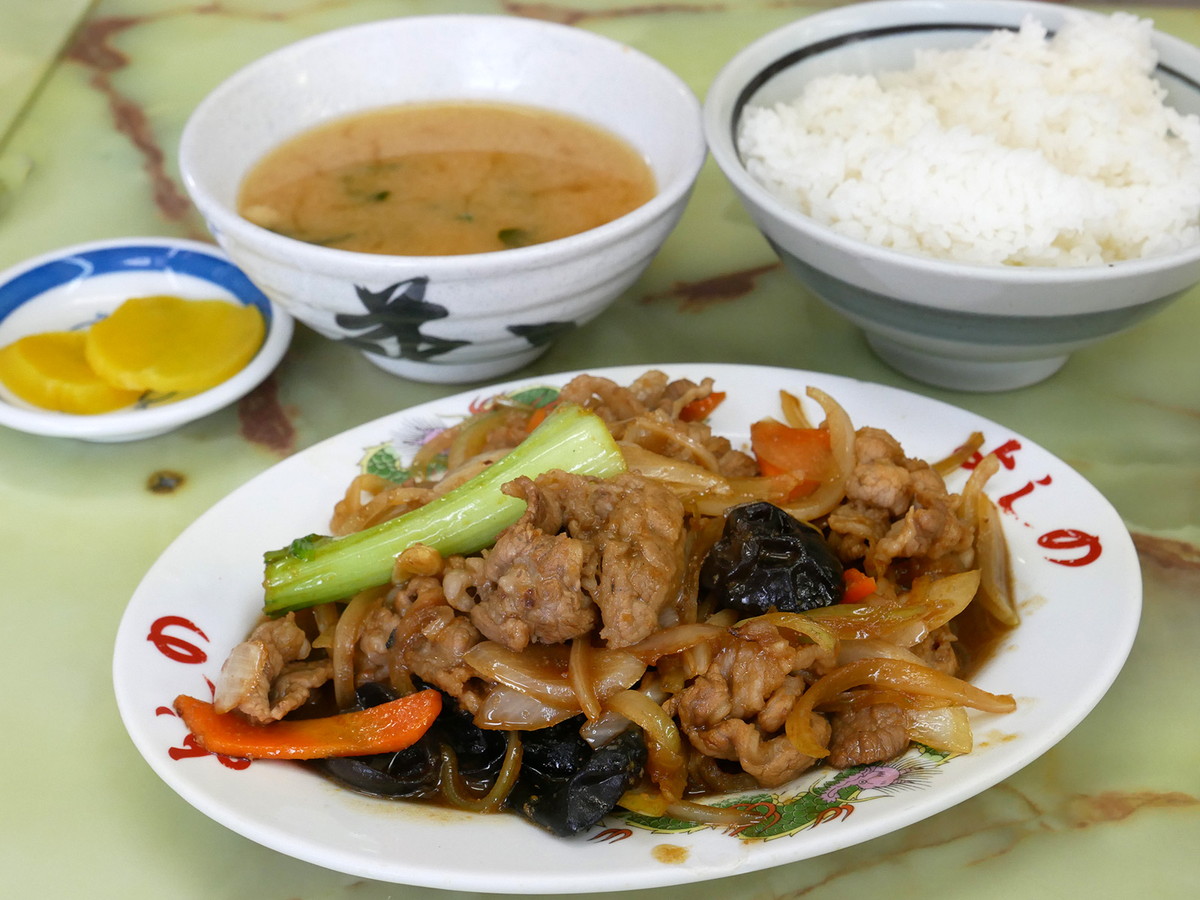 牛肉のスタミナ炒め定食（税込990円）