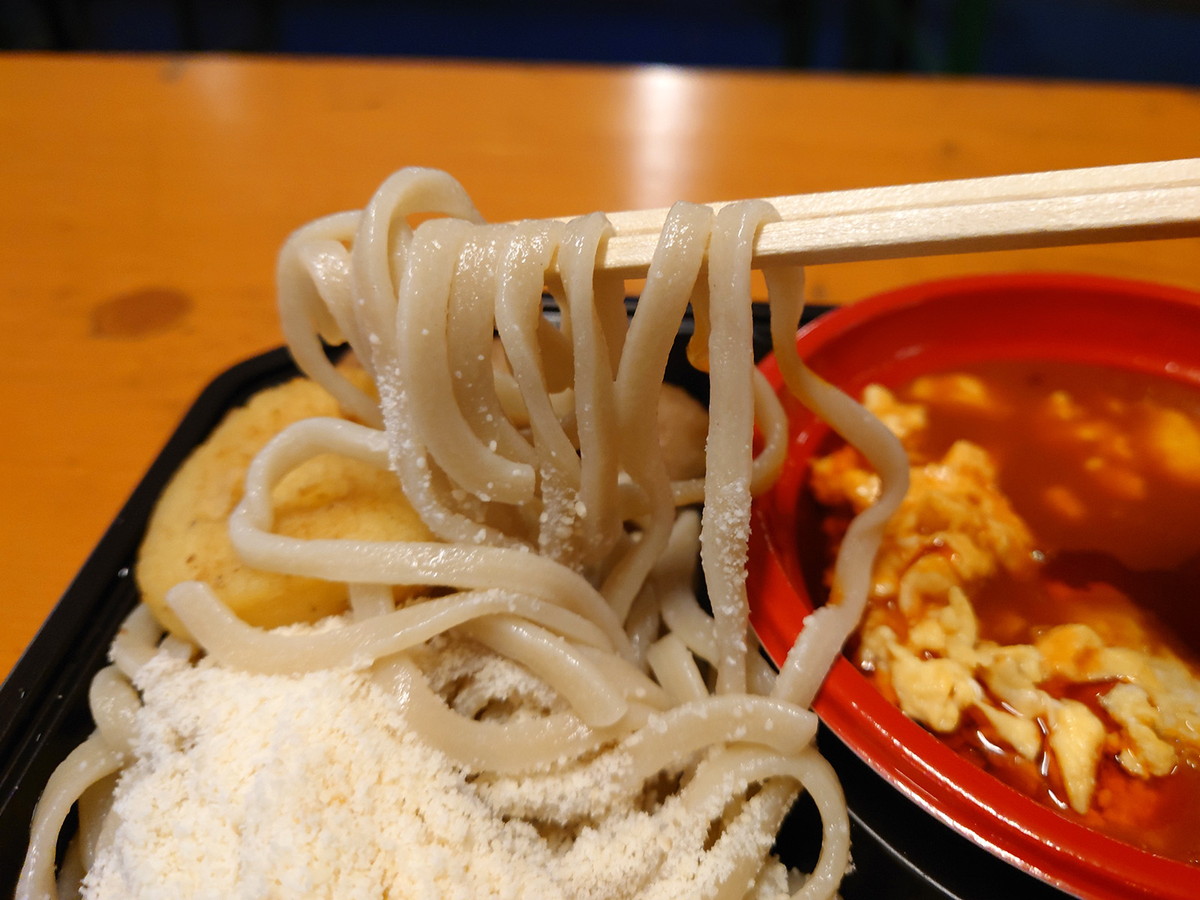 「ナポリ豚（とん）つけ麺」の麺