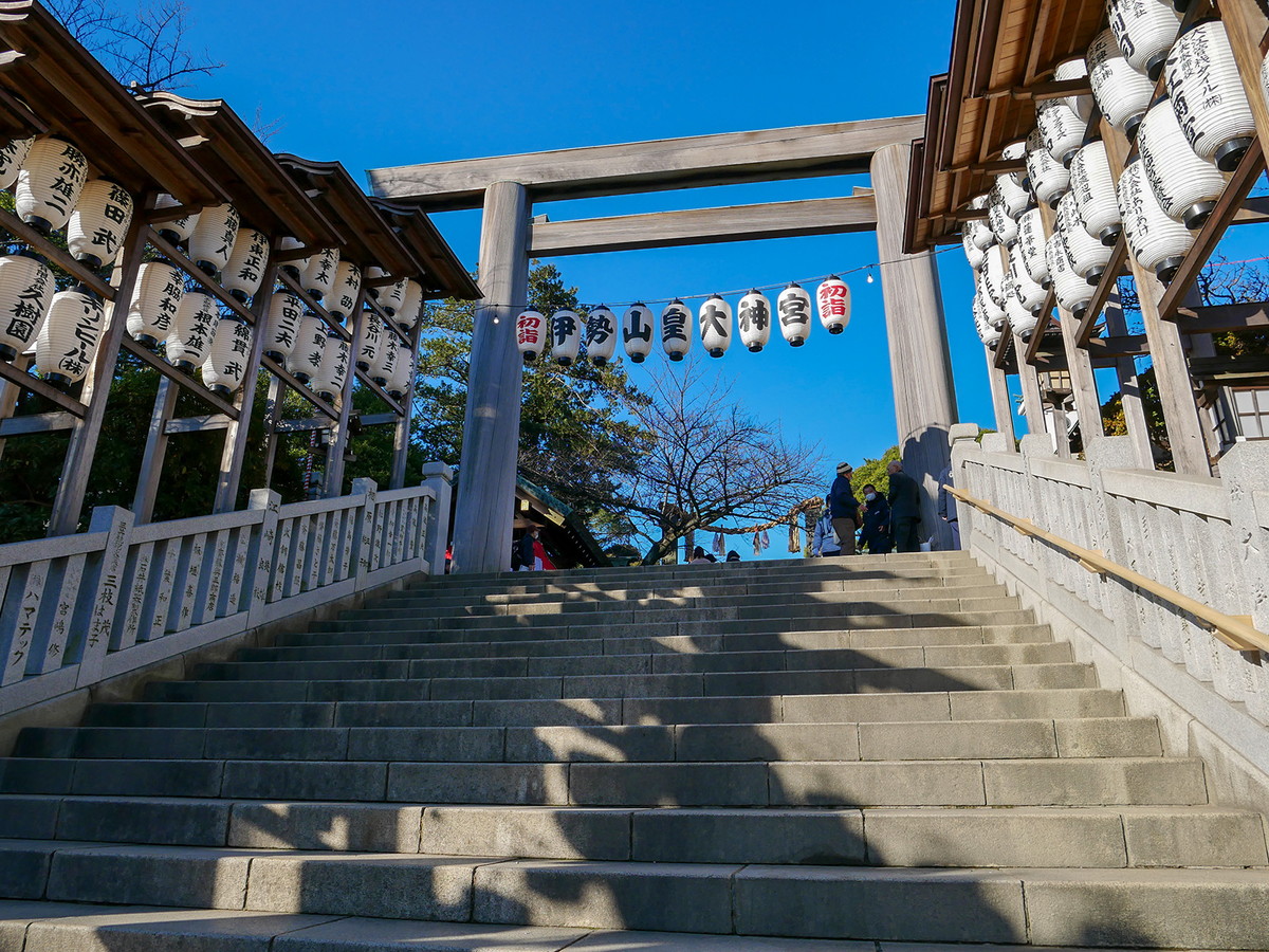 伊勢山皇大神宮へ初詣