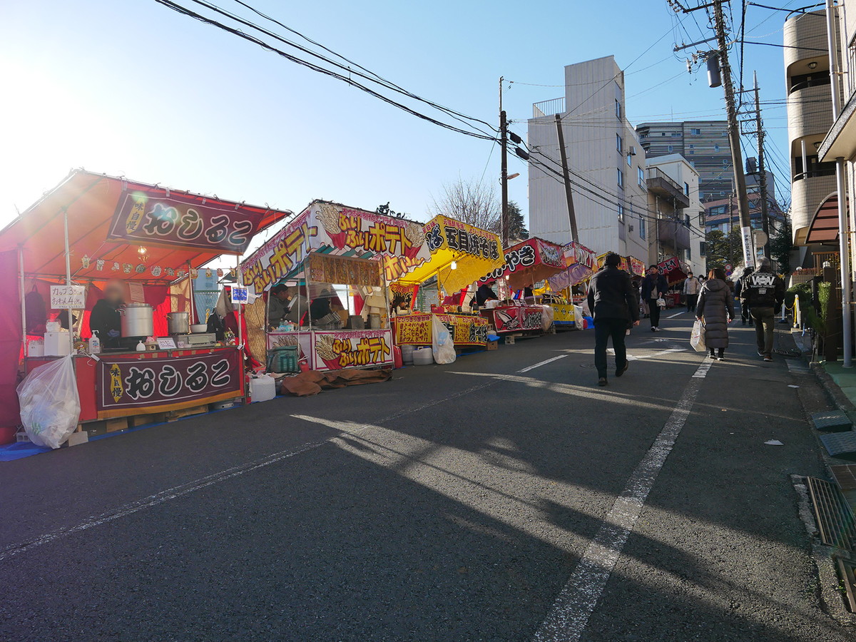 参道には出店が並んでいました