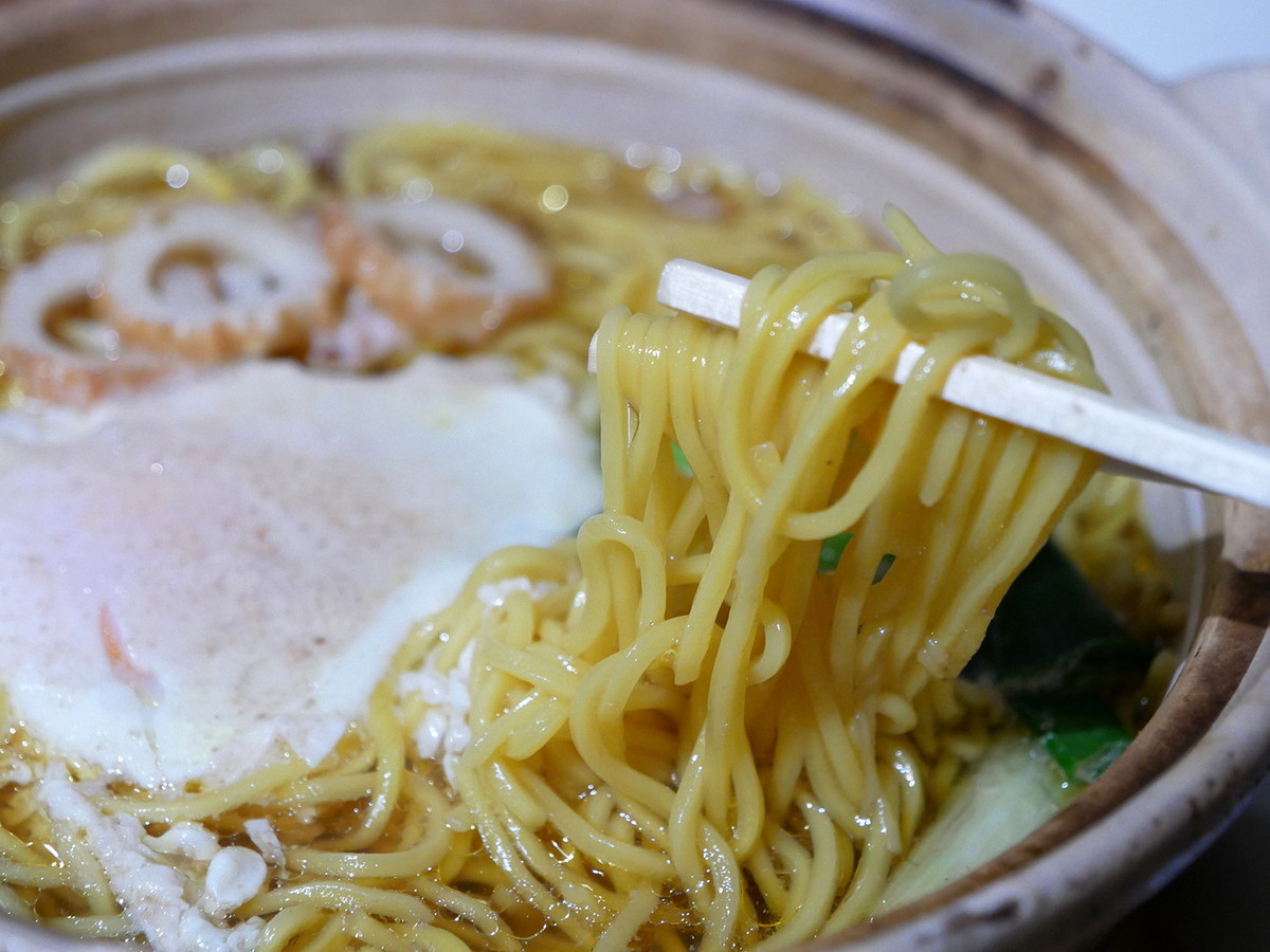 伸びにくい関西麺業のストレート細麺