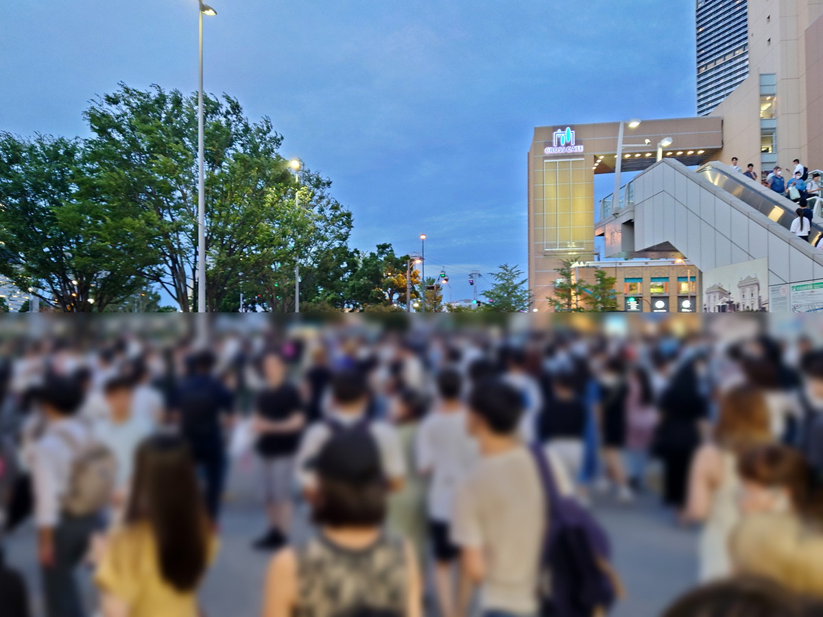 JR桜木町駅前の混雑状況（18:55ごろ）