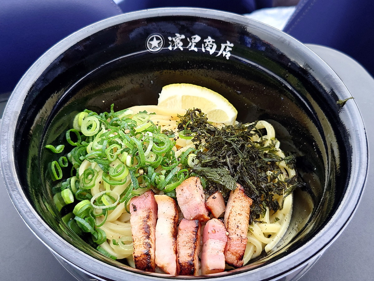 ハマスタグルメの新定番「濱星商店」すたぁ麺