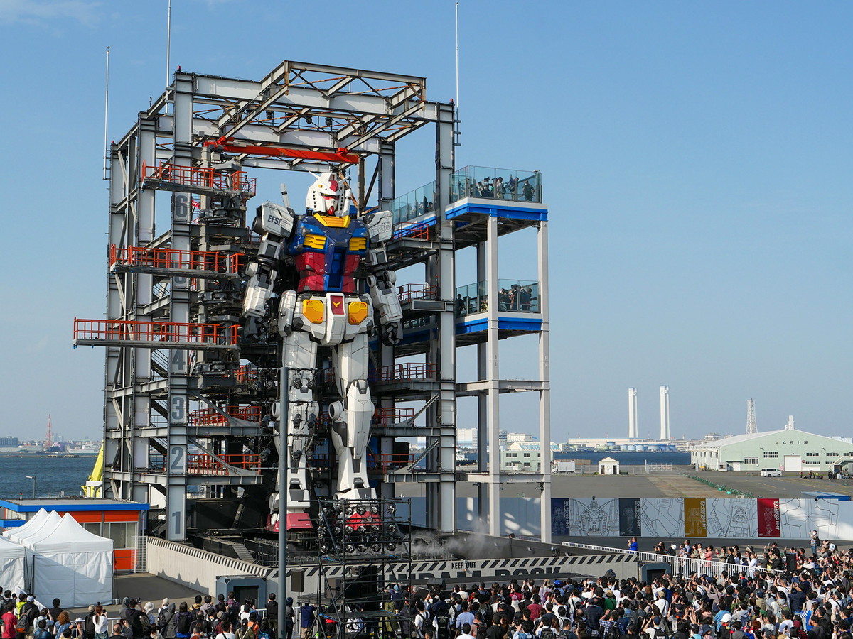 最終日には多くのファンが集い、“動くガンダム”との別れを惜しみました (C)創通・サンライズ