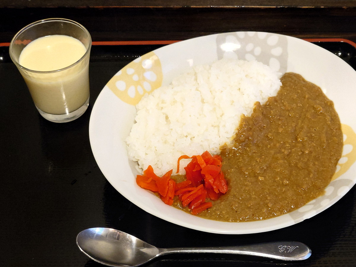 雷神カレー（税込460円）