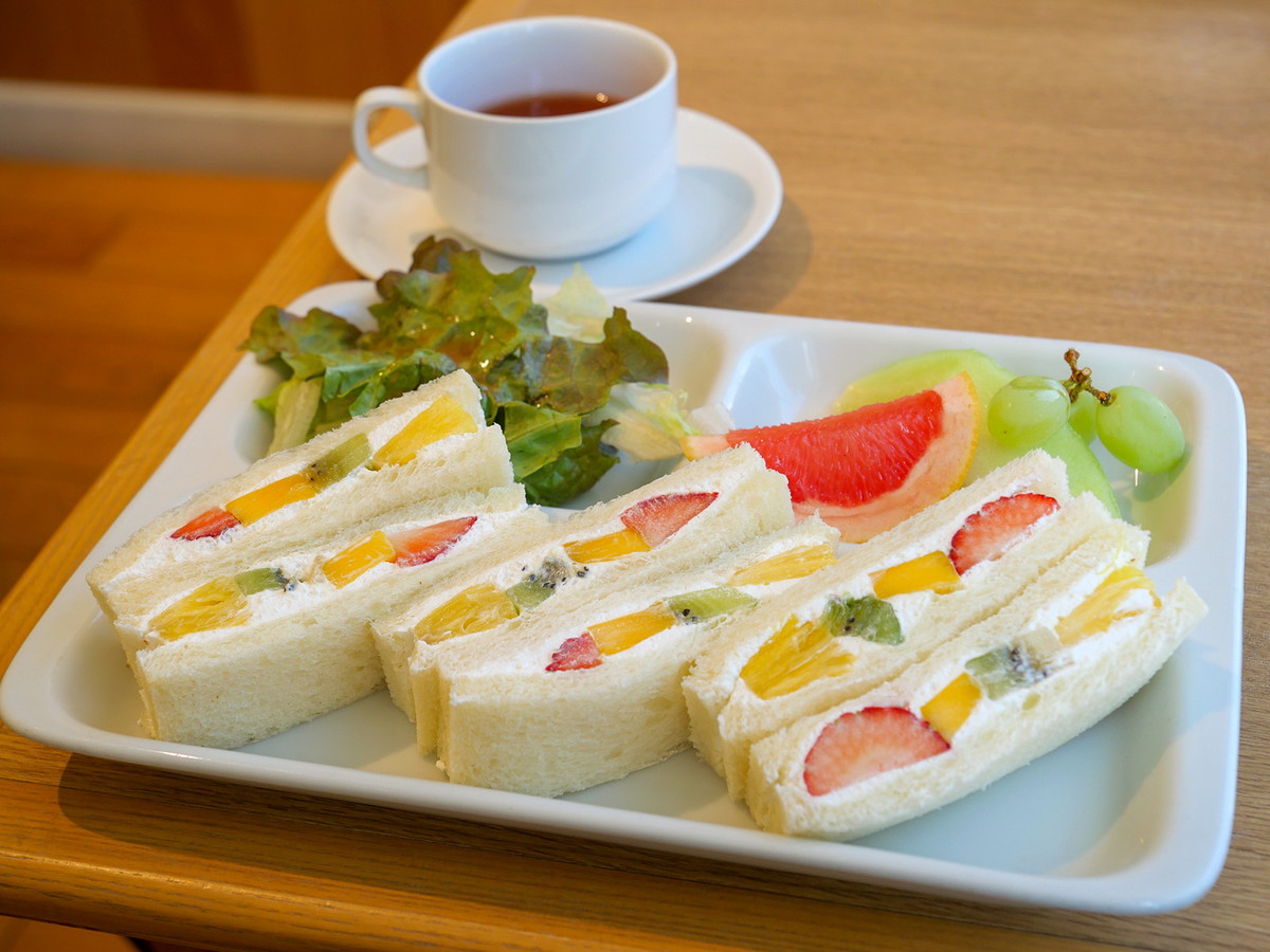 フルーツサンド（1280円）