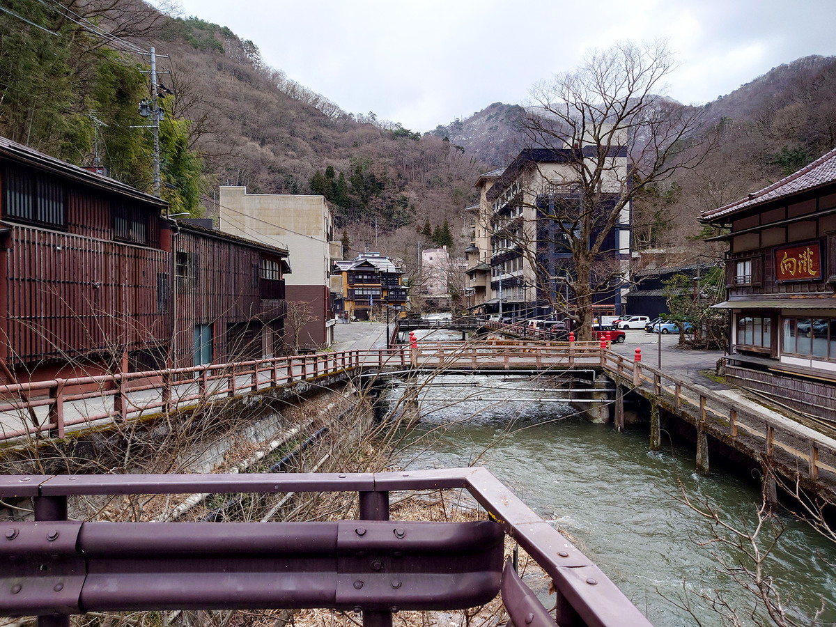 東山温泉の温泉街