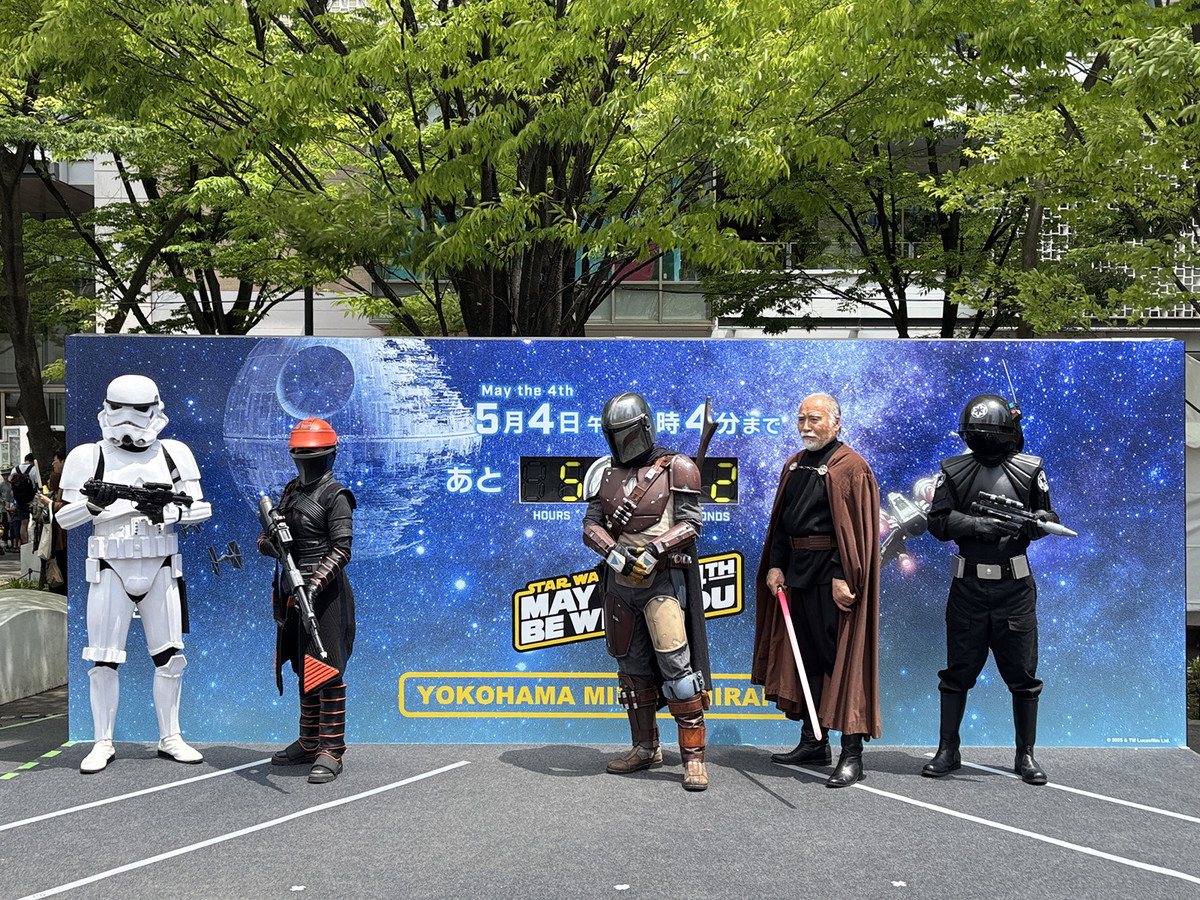 グリーティングではステージ上にもキャラクターが登場