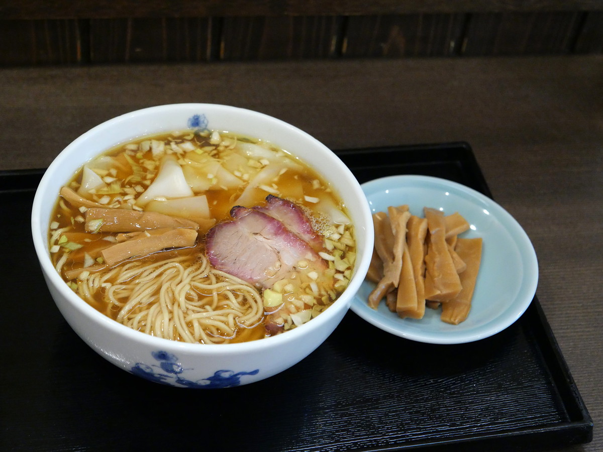 ワンタンメン（1300円）とメンマ（ラー博倶楽部特典）