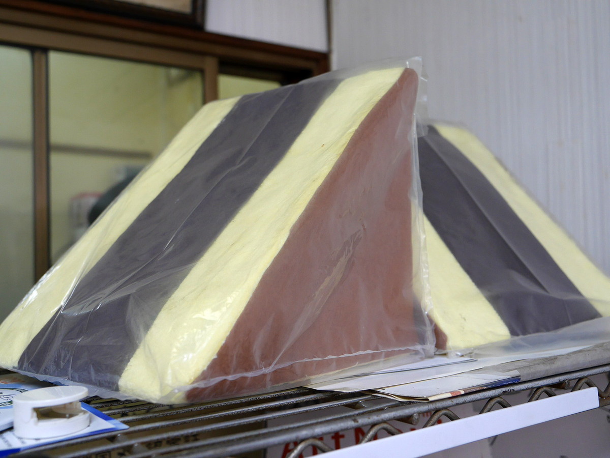店内には大きなシベリアのフィギュアが鎮座